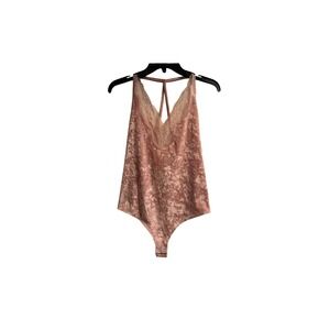 Express One Eleven Womens Dusty Rose Pink Crushed Velvet Lace Trim Bodysuit M‎